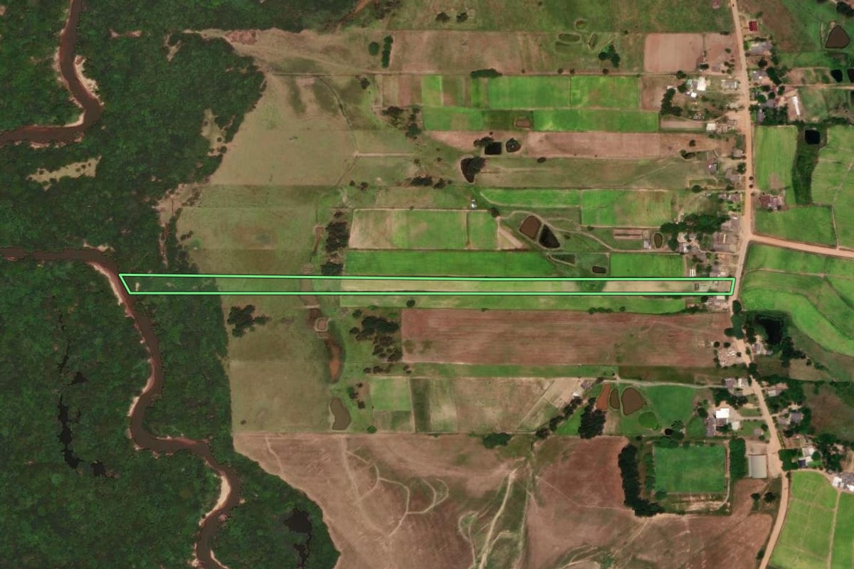 Imagem de satélite do imóvel rural em Vera Cruz (RS), com o contorno declarado no CAR desenhado por cima.