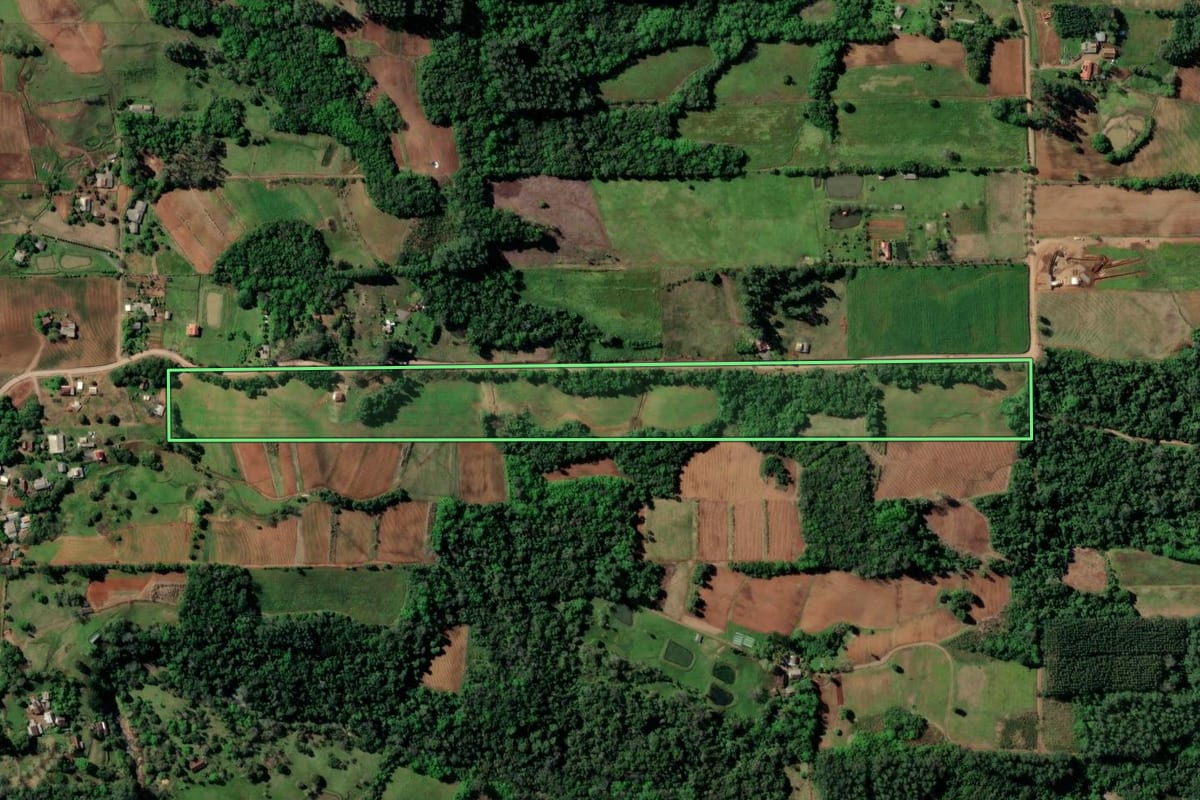 Imagem de satélite do imóvel rural em Vera Cruz (RS), com o contorno declarado no CAR desenhado por cima.