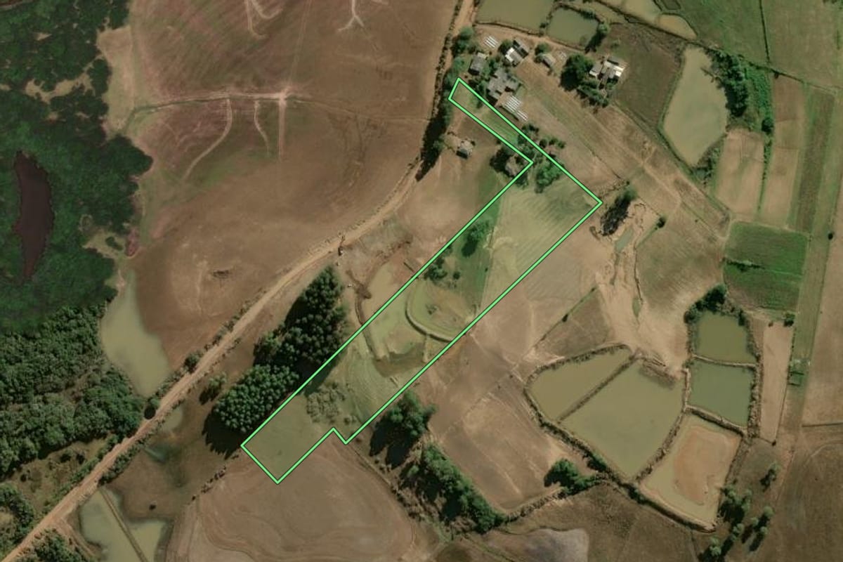 Imagem de satélite do imóvel rural em Vera Cruz (RS), com o contorno declarado no CAR desenhado por cima.