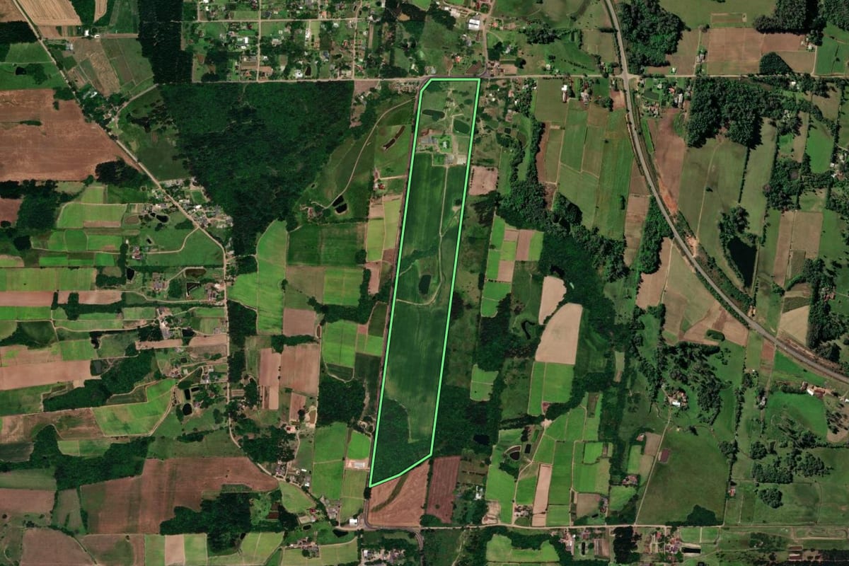 Imagem de satélite do imóvel rural em Vera Cruz (RS), com o contorno declarado no CAR desenhado por cima.