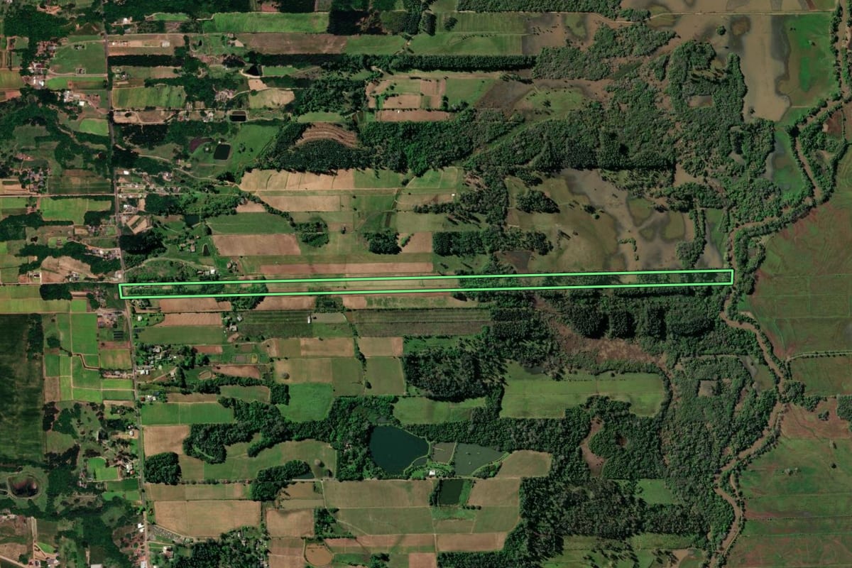 Imagem de satélite do imóvel rural em Vera Cruz (RS), com o contorno declarado no CAR desenhado por cima.