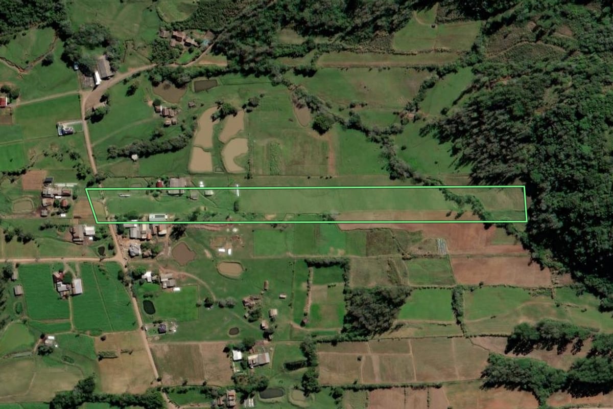 Imagem de satélite do imóvel rural em Vera Cruz (RS), com o contorno declarado no CAR desenhado por cima.