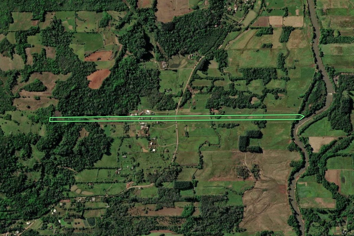 Imagem de satélite do imóvel rural em Vera Cruz (RS), com o contorno declarado no CAR desenhado por cima.