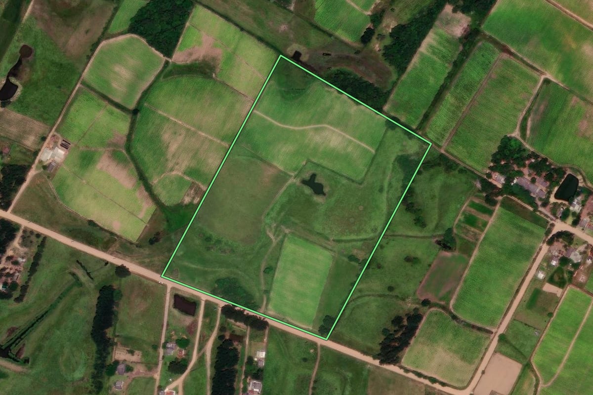 Imagem de satélite do imóvel rural em Vera Cruz (RS), com o contorno declarado no CAR desenhado por cima.