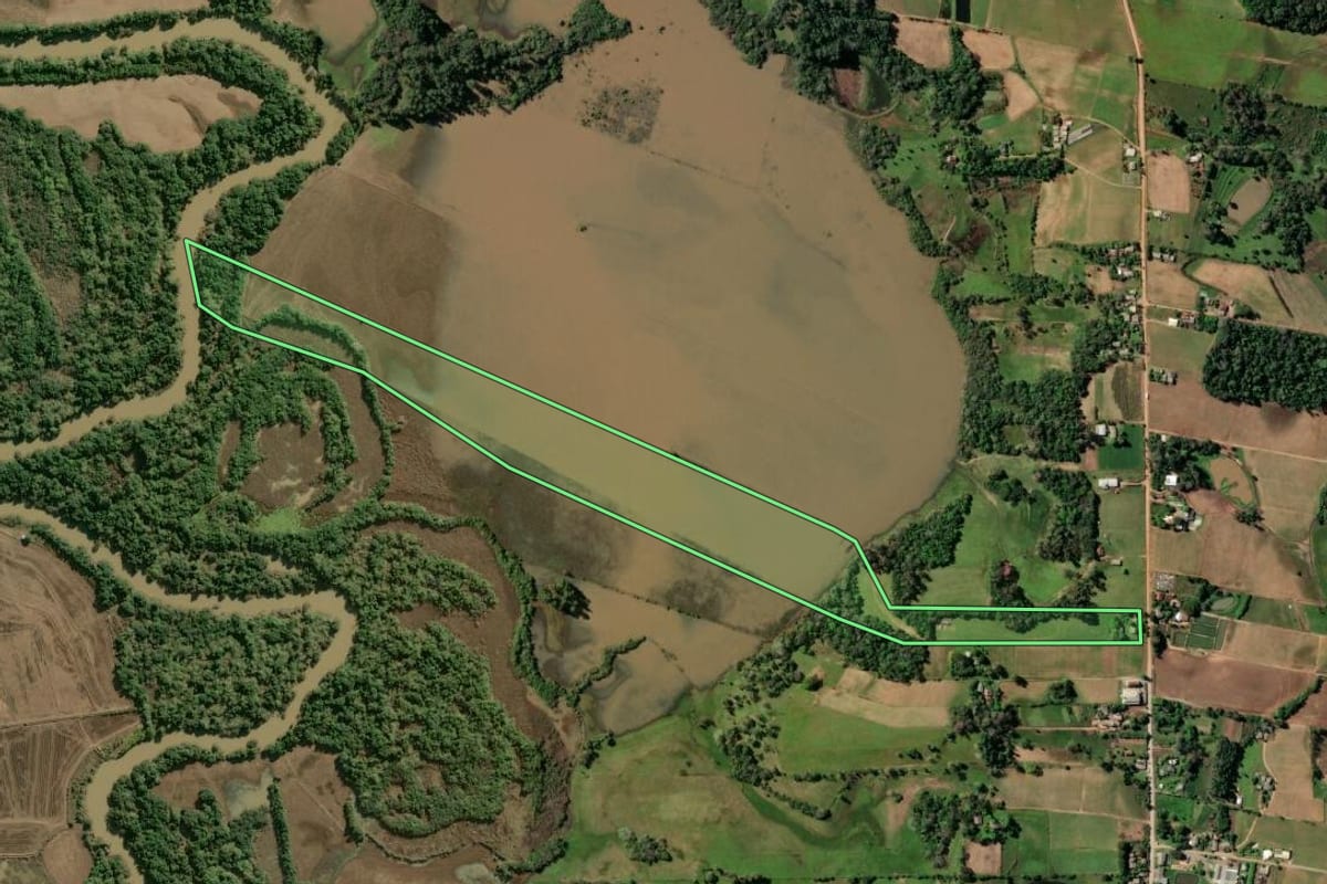 Imagem de satélite do imóvel rural em Vera Cruz (RS), com o contorno declarado no CAR desenhado por cima.
