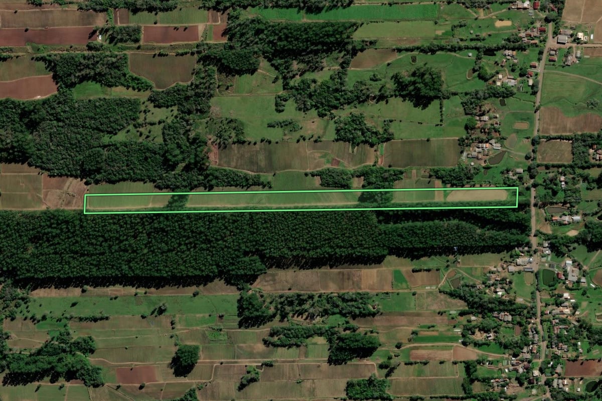 Imagem de satélite do imóvel rural em Vera Cruz (RS), com o contorno declarado no CAR desenhado por cima.