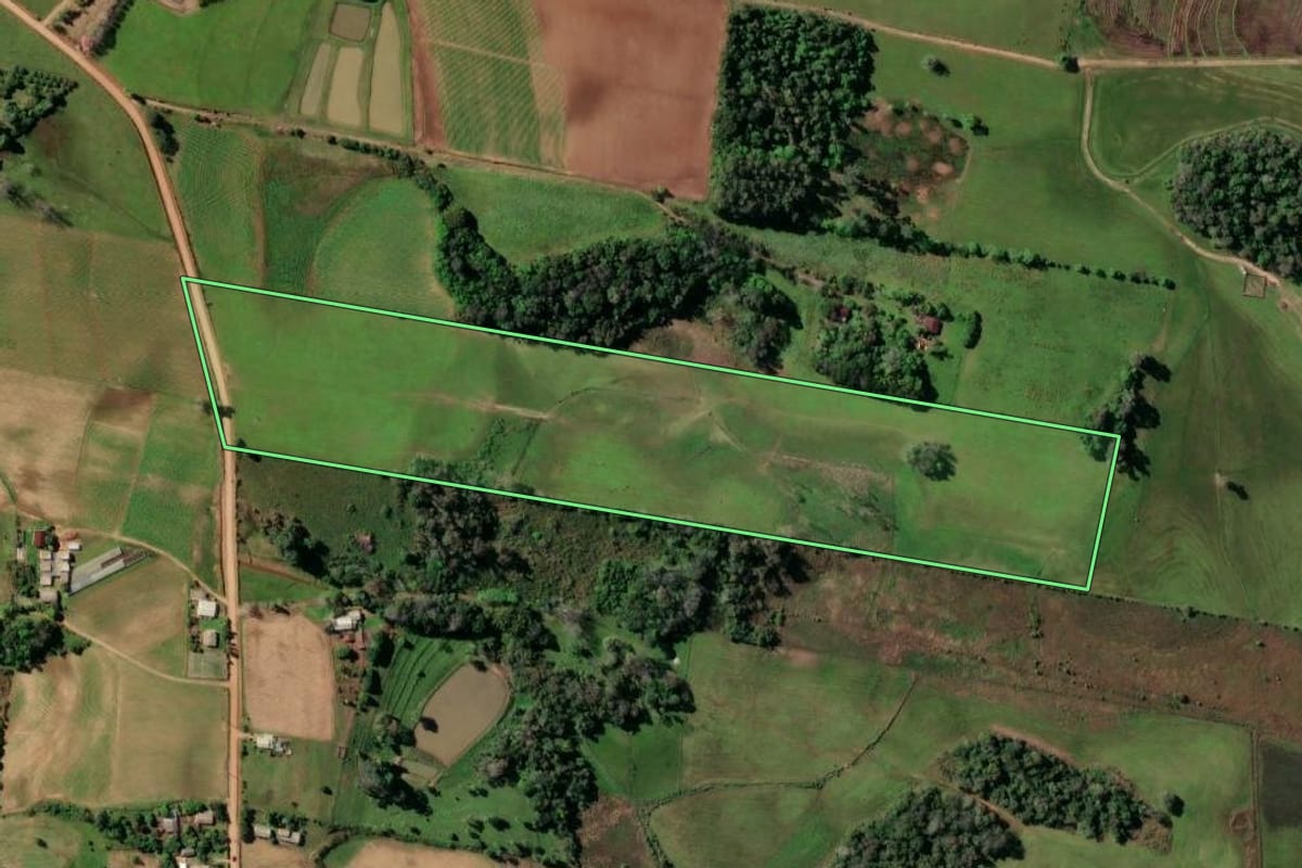 Imagem de satélite do imóvel rural em Vera Cruz (RS), com o contorno declarado no CAR desenhado por cima.