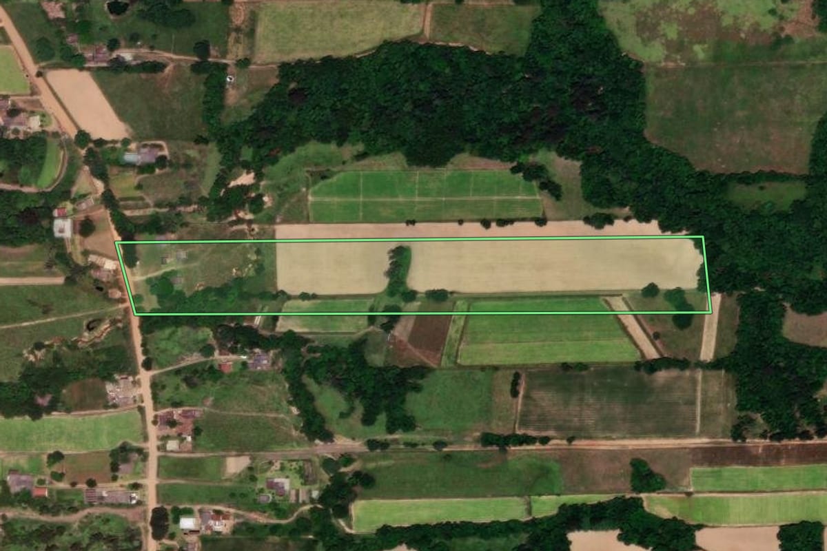 Imagem de satélite do imóvel rural em Vera Cruz (RS), com o contorno declarado no CAR desenhado por cima.