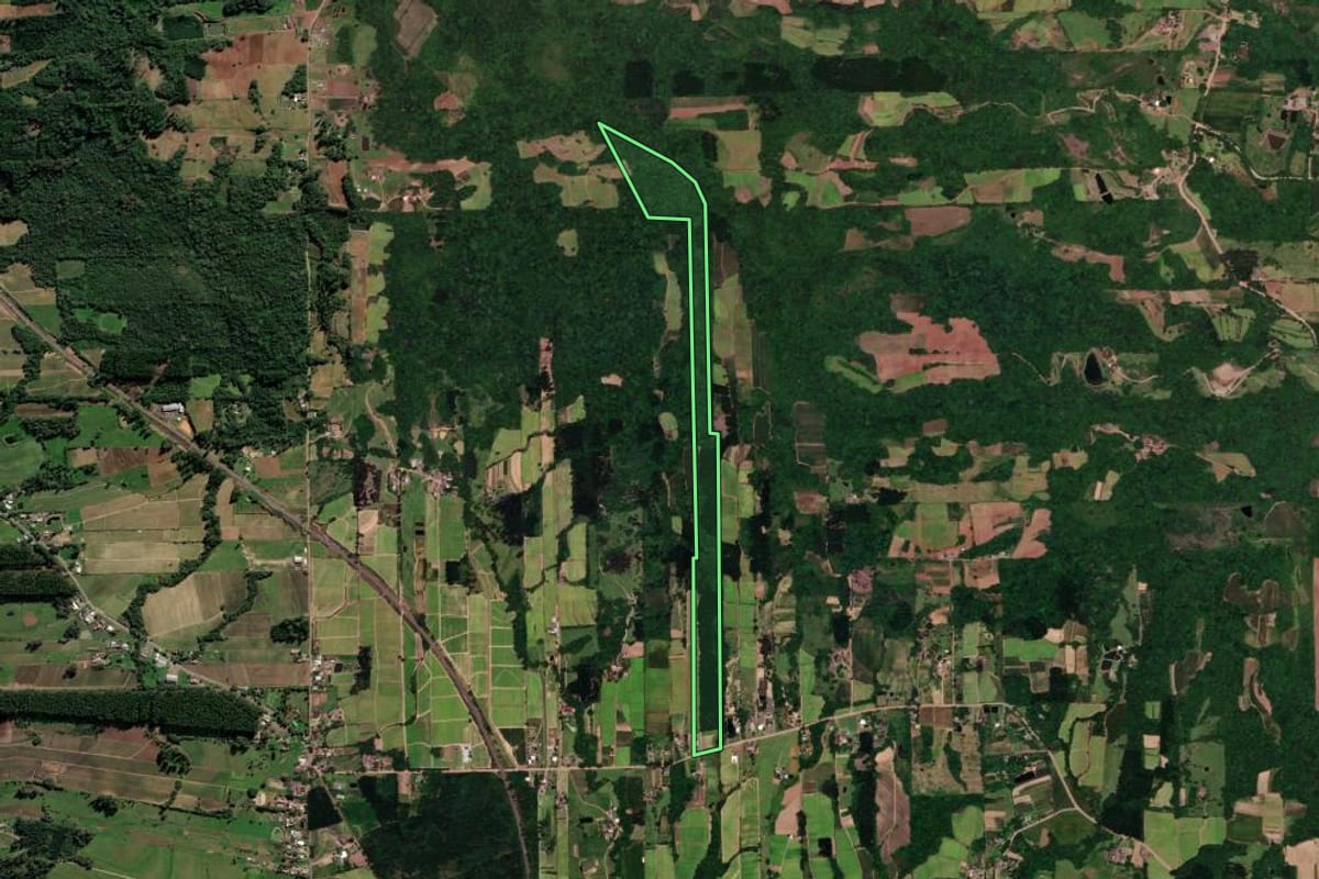 Imagem de satélite do imóvel rural em Vera Cruz (RS), com o contorno declarado no CAR desenhado por cima.