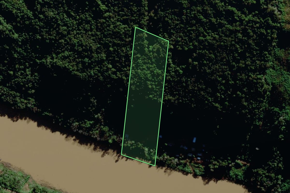 Imagem de satélite do imóvel rural em Veranópolis (RS), com o contorno declarado no CAR desenhado por cima.