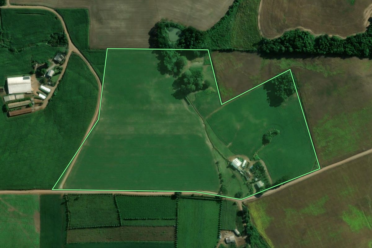 Imagem de satélite do imóvel rural em Vespasiano Corrêa (RS), com o contorno declarado no CAR desenhado por cima.