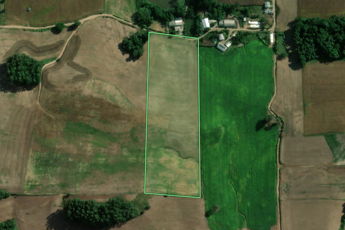 Imagem de satélite do imóvel rural em Vespasiano Corrêa (RS), com o contorno declarado no CAR desenhado por cima.