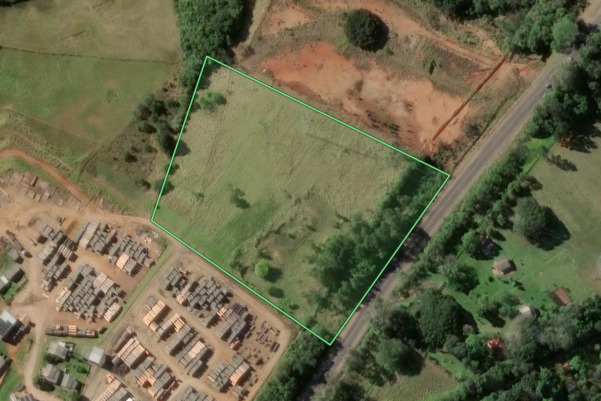 Imagem de satélite do imóvel rural em Viamão (RS), com o contorno declarado no CAR desenhado por cima.