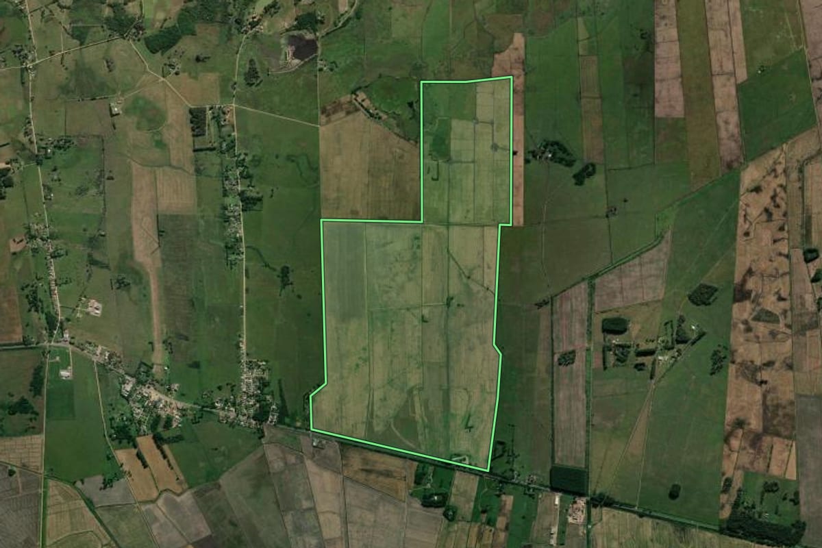 Imagem de satélite do imóvel rural em Viamão (RS), com o contorno declarado no CAR desenhado por cima.