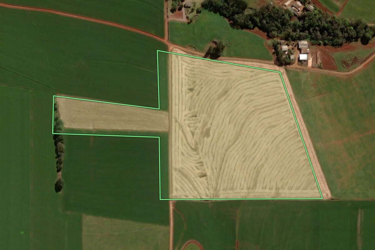 Imagem de satélite do imóvel rural em Victor Graeff (RS), com o contorno declarado no CAR desenhado por cima.