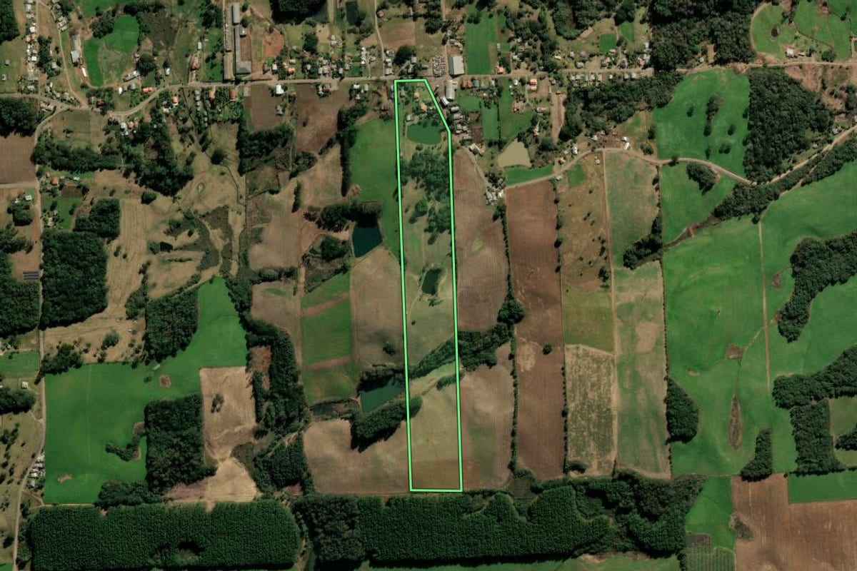 Imagem de satélite do imóvel rural em Vila Flores (RS), com o contorno declarado no CAR desenhado por cima.