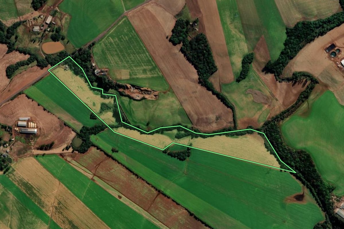 Imagem de satélite do imóvel rural em Vila Lângaro (RS), com o contorno declarado no CAR desenhado por cima.