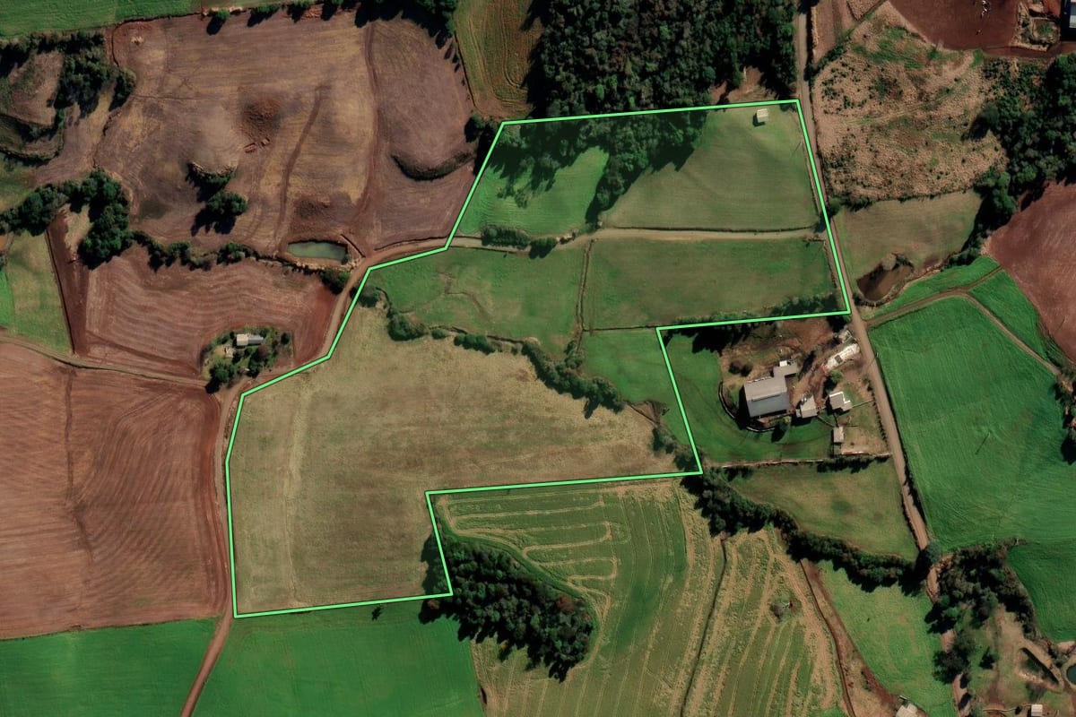 Imagem de satélite do imóvel rural em Vila Lângaro (RS), com o contorno declarado no CAR desenhado por cima.