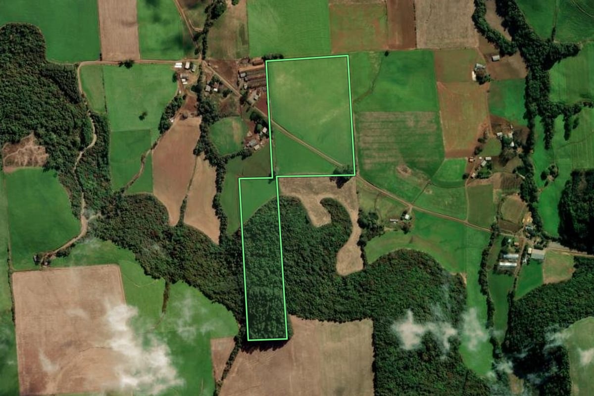 Imagem de satélite do imóvel rural em Vila Maria (RS), com o contorno declarado no CAR desenhado por cima.