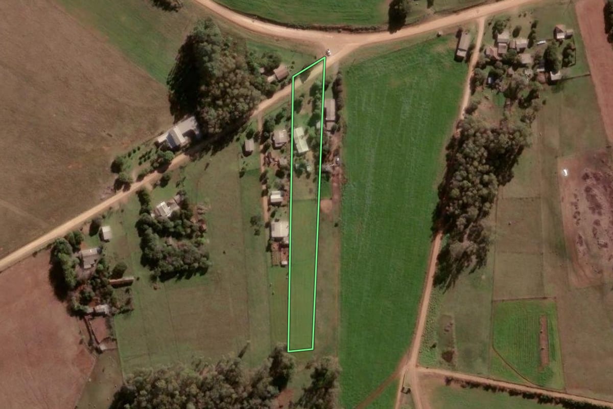 Imagem de satélite do imóvel rural em Vila Nova do Sul (RS), com o contorno declarado no CAR desenhado por cima.