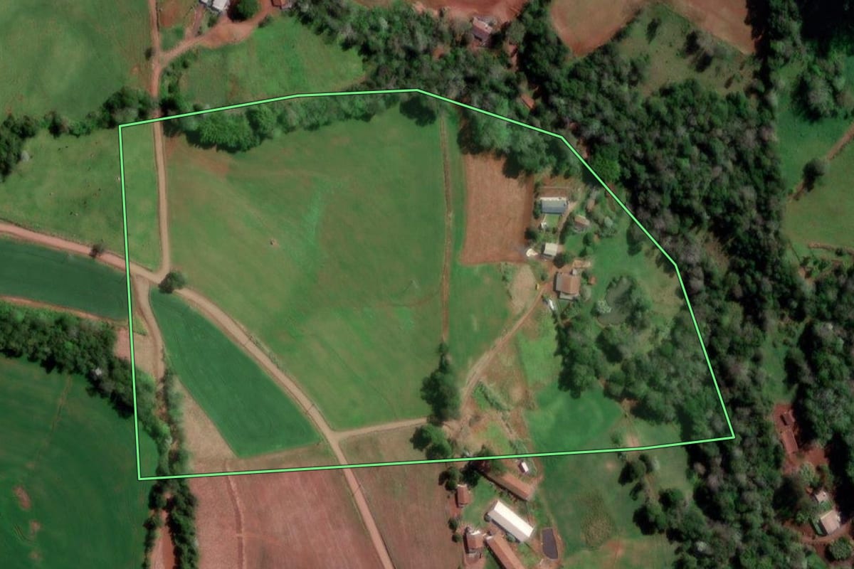 Imagem de satélite do imóvel rural em Vista Gaúcha (RS), com o contorno declarado no CAR desenhado por cima.