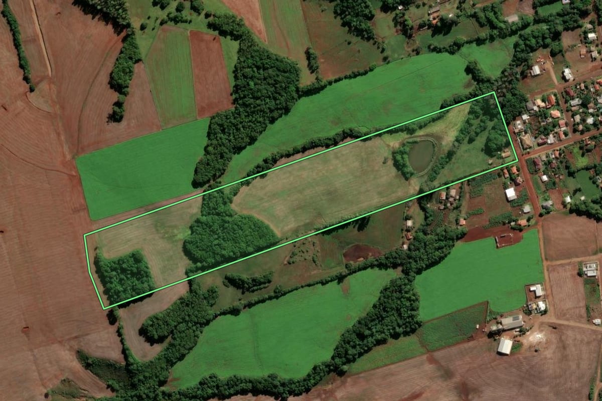 Imagem de satélite do imóvel rural em Vitória das Missões (RS), com o contorno declarado no CAR desenhado por cima.