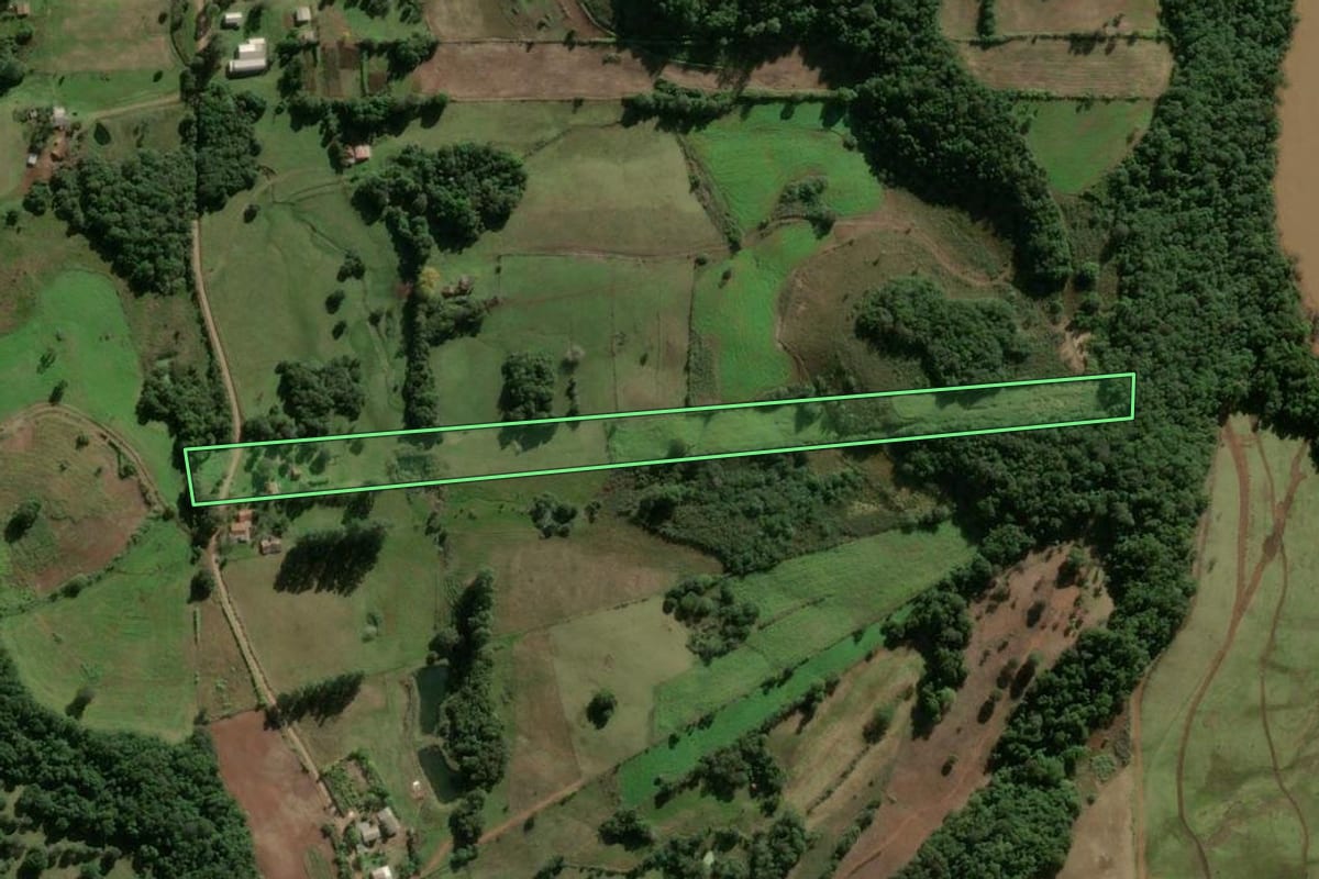 Imagem de satélite do imóvel rural em Vitória das Missões (RS), com o contorno declarado no CAR desenhado por cima.
