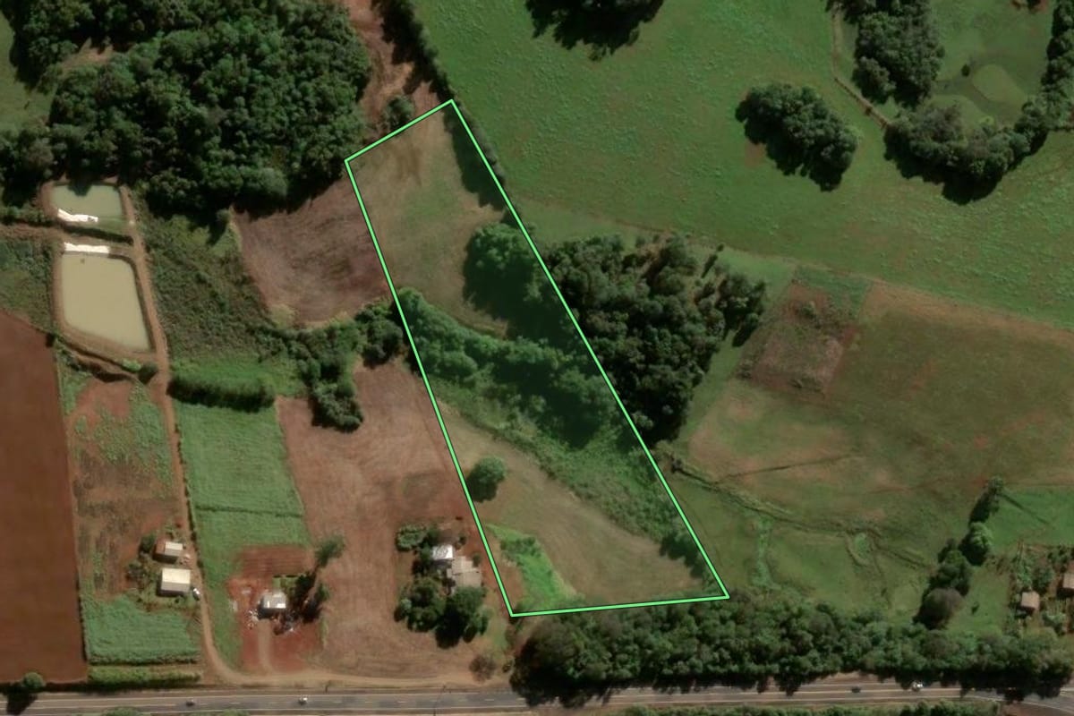 Imagem de satélite do imóvel rural em Vitória das Missões (RS), com o contorno declarado no CAR desenhado por cima.