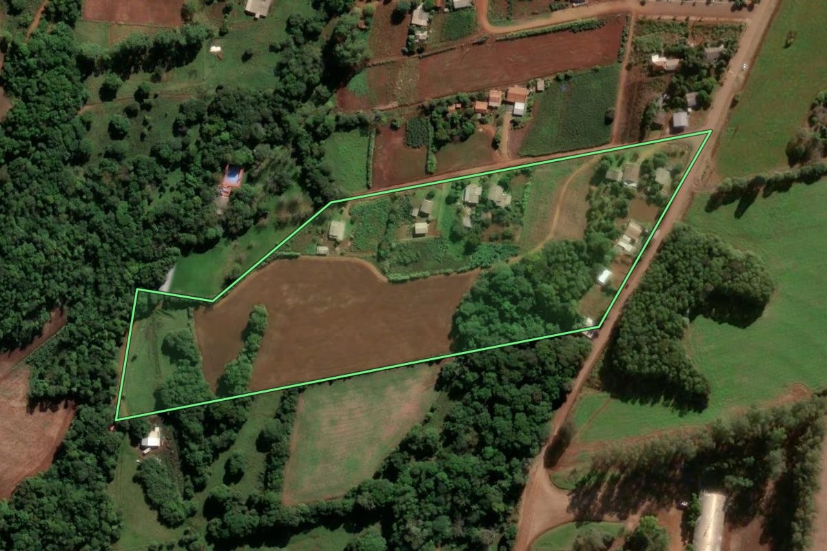 Imagem de satélite do imóvel rural em Vitória das Missões (RS), com o contorno declarado no CAR desenhado por cima.