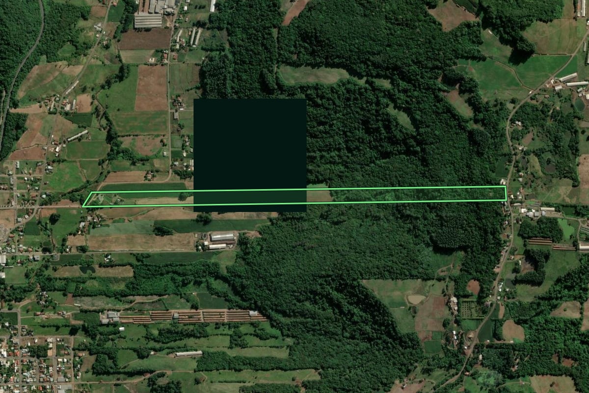 Imagem de satélite do imóvel rural em Westfália (RS), com o contorno declarado no CAR desenhado por cima.