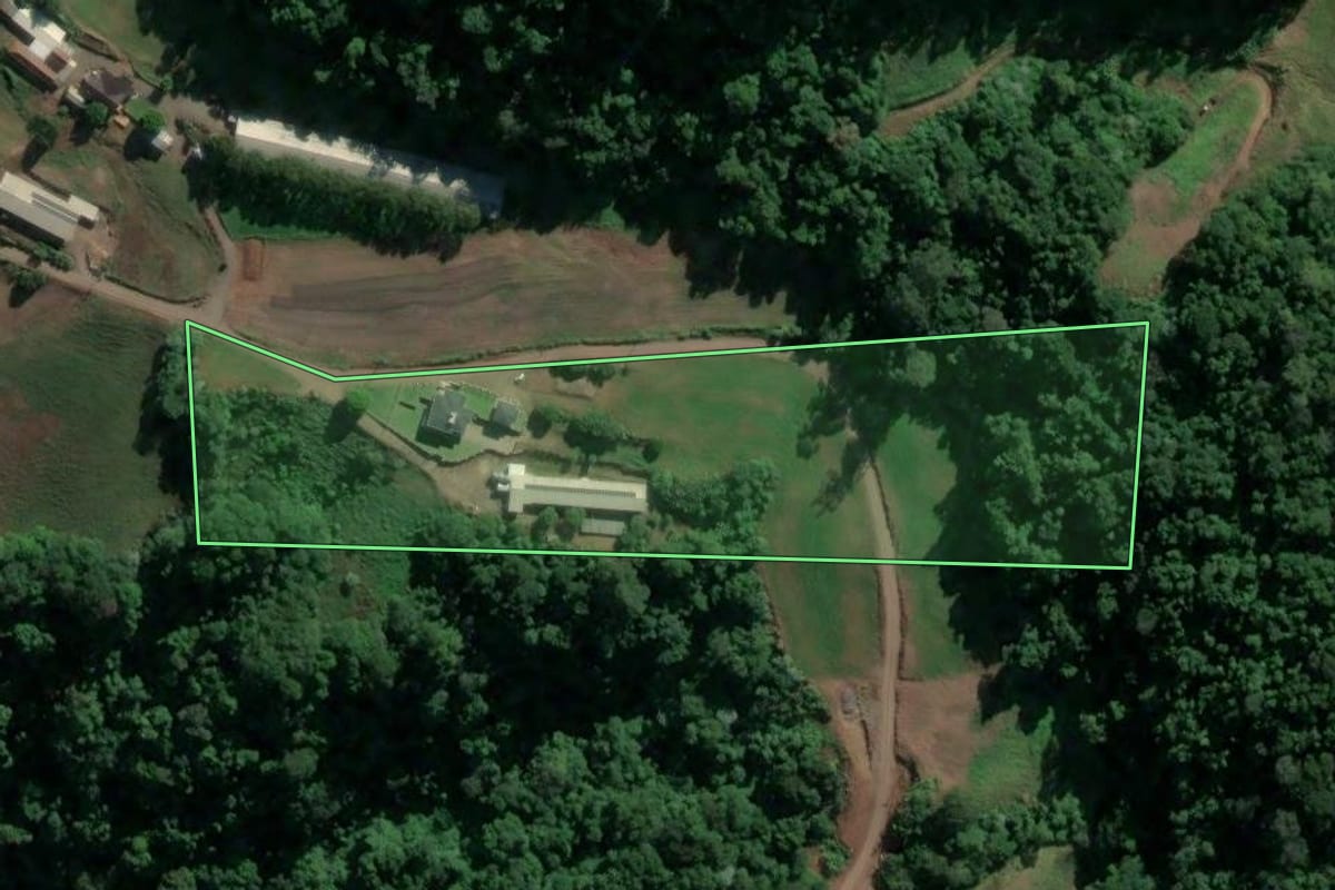 Imagem de satélite do imóvel rural em Westfália (RS), com o contorno declarado no CAR desenhado por cima.
