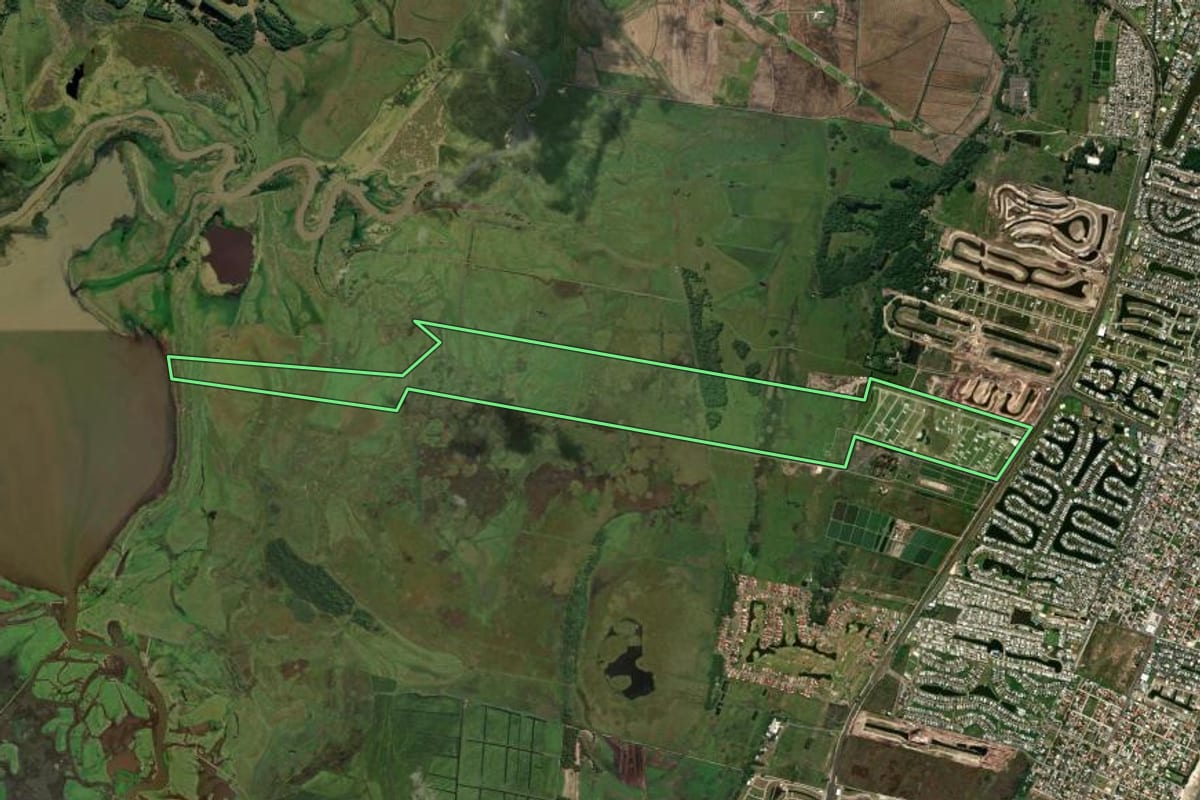 Imagem de satélite do imóvel rural em Xangri-lá (RS), com o contorno declarado no CAR desenhado por cima.