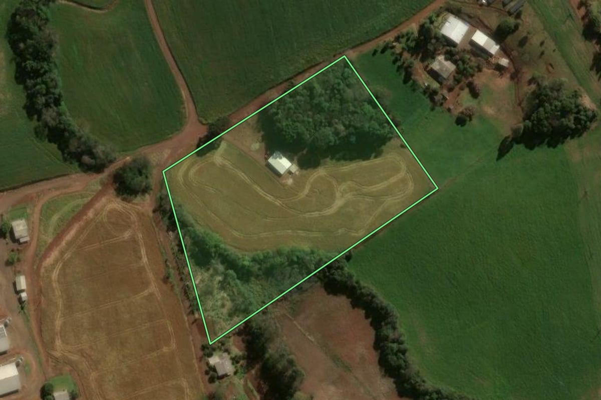 Imagem de satélite do imóvel rural em Abelardo Luz (SC), com o contorno declarado no CAR desenhado por cima.
