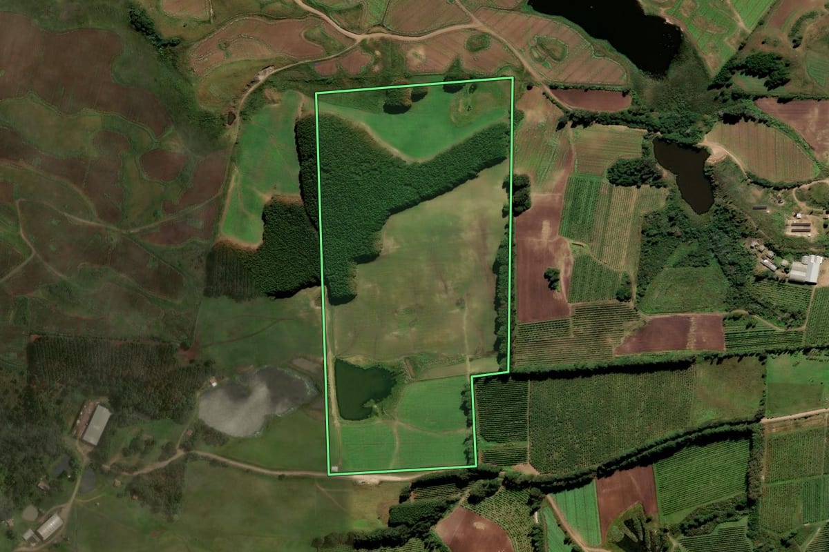 Imagem de satélite do imóvel rural em Água Doce (SC), com o contorno declarado no CAR desenhado por cima.