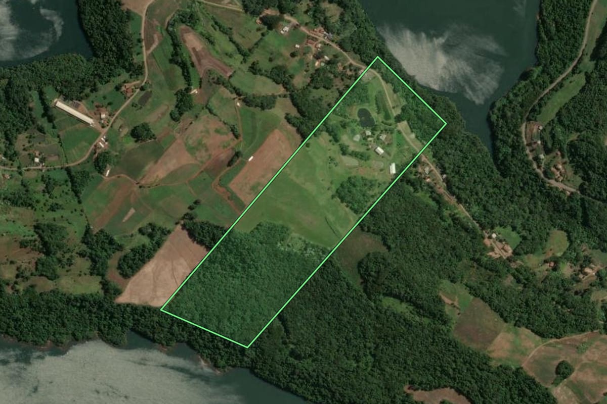 Imagem de satélite do imóvel rural em Alto Bela Vista (SC), com o contorno declarado no CAR desenhado por cima.