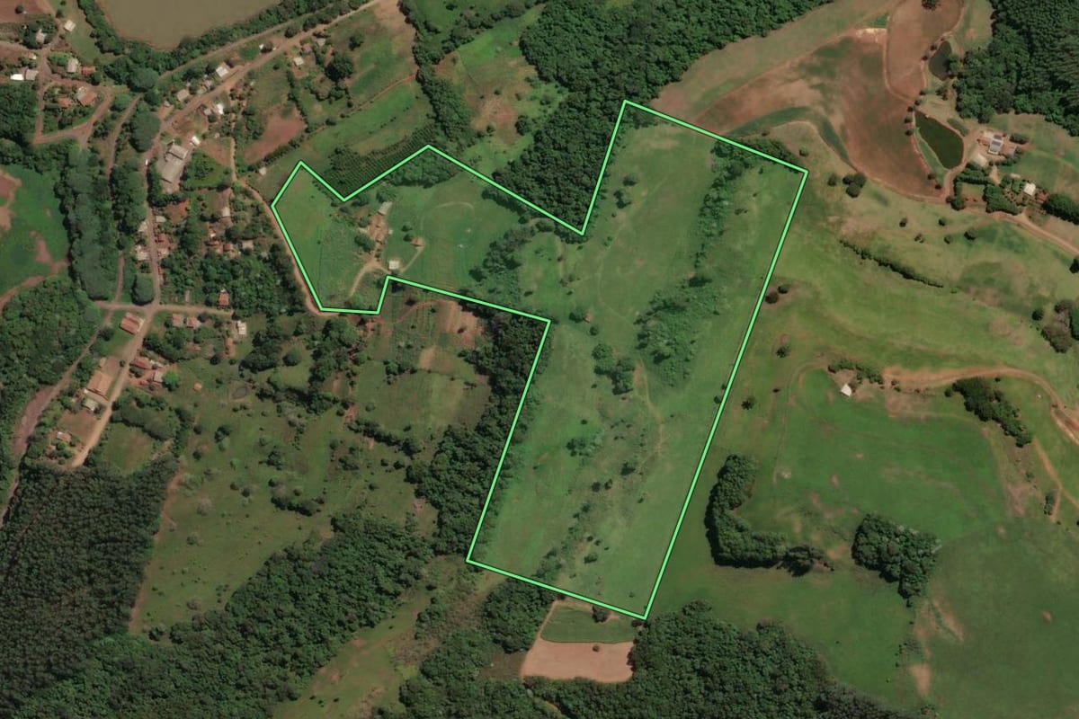 Imagem de satélite do imóvel rural em Alto Bela Vista (SC), com o contorno declarado no CAR desenhado por cima.