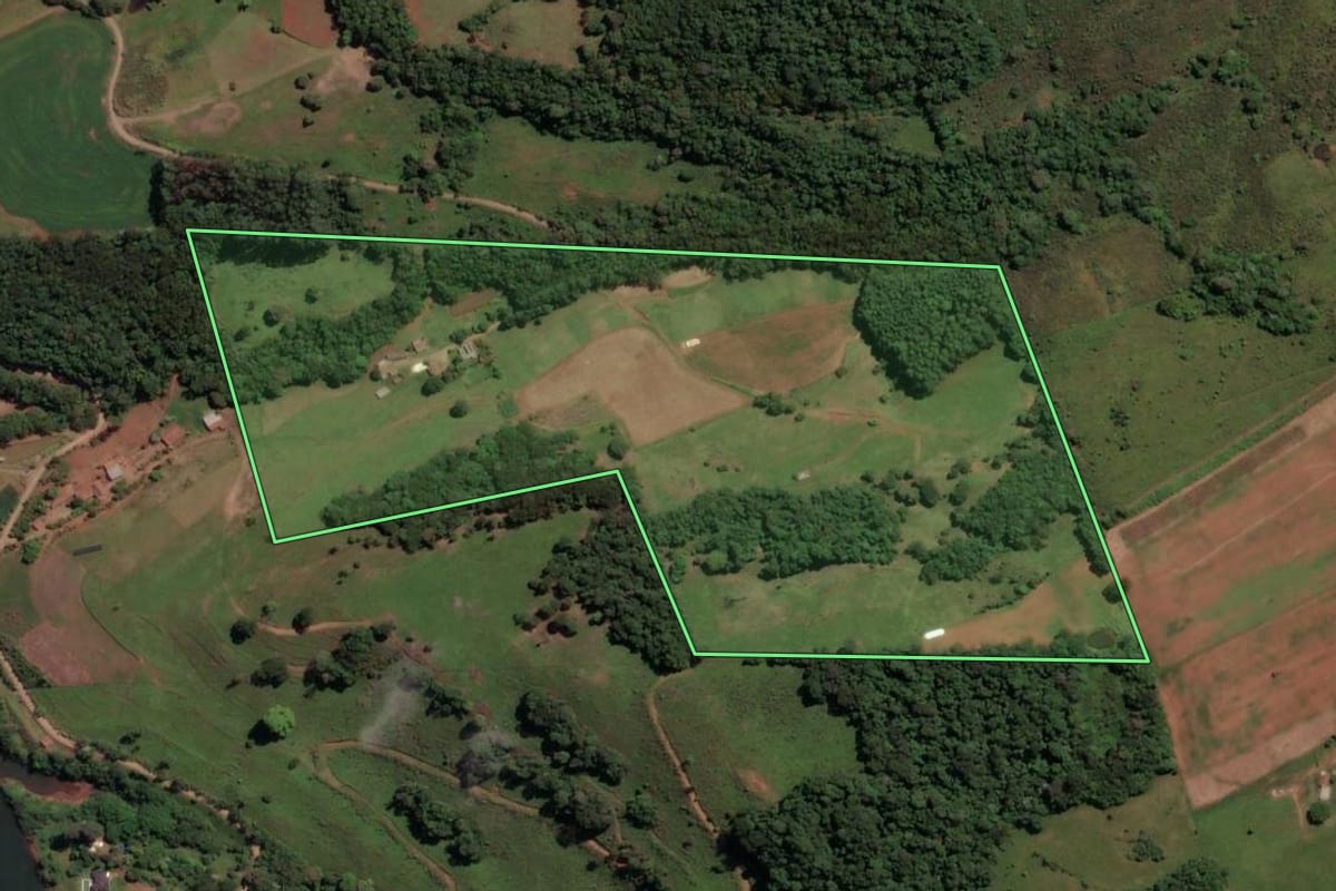 Imagem de satélite do imóvel rural em Alto Bela Vista (SC), com o contorno declarado no CAR desenhado por cima.