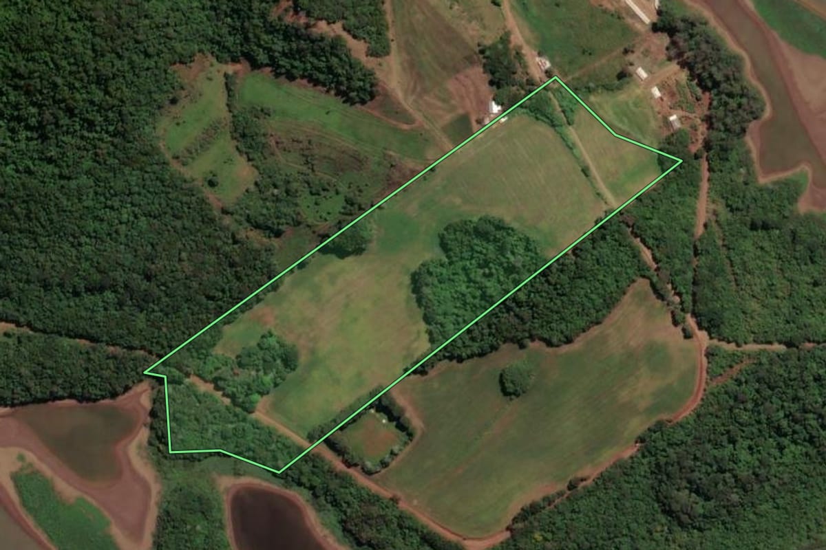 Imagem de satélite do imóvel rural em Alto Bela Vista (SC), com o contorno declarado no CAR desenhado por cima.