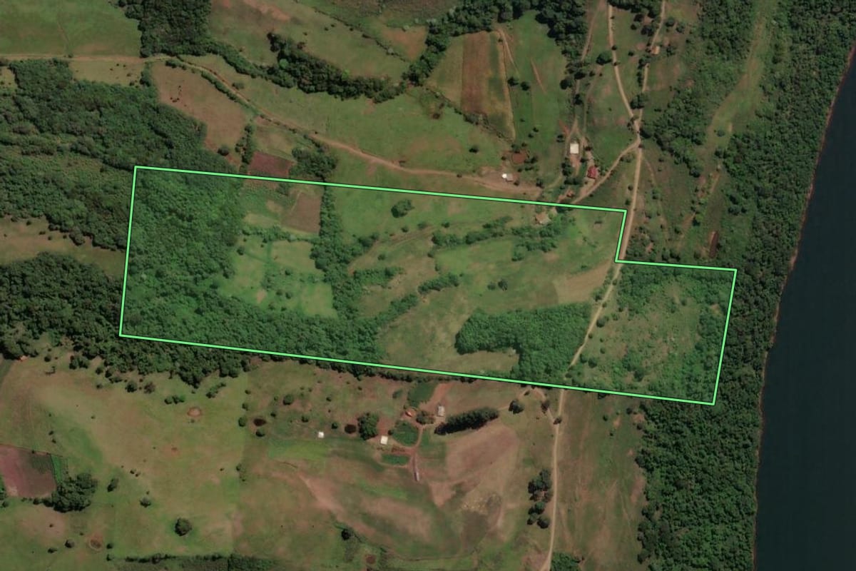 Imagem de satélite do imóvel rural em Alto Bela Vista (SC), com o contorno declarado no CAR desenhado por cima.