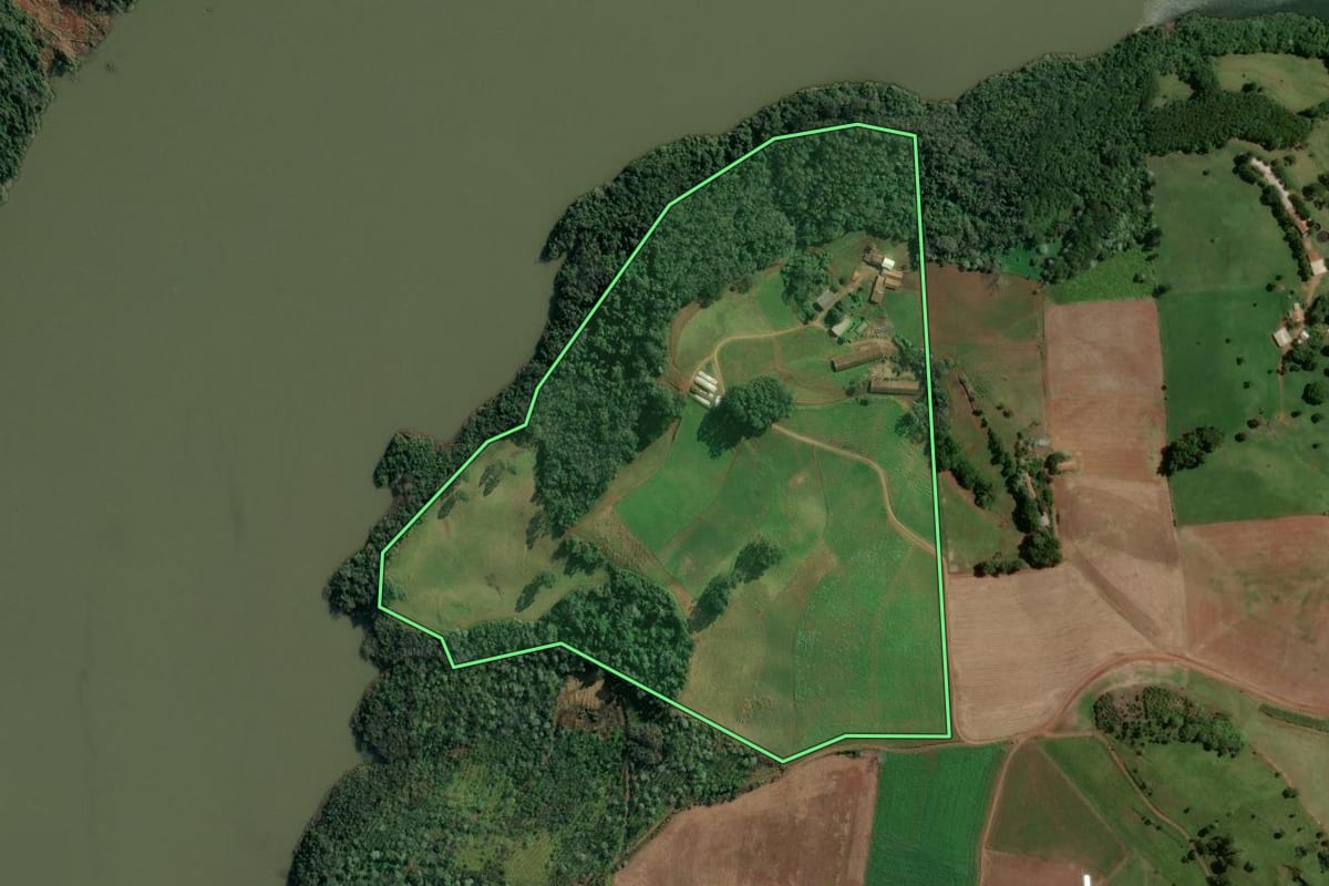 Imagem de satélite do imóvel rural em Alto Bela Vista (SC), com o contorno declarado no CAR desenhado por cima.