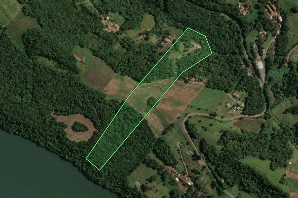 Imagem de satélite do imóvel rural em Alto Bela Vista (SC), com o contorno declarado no CAR desenhado por cima.