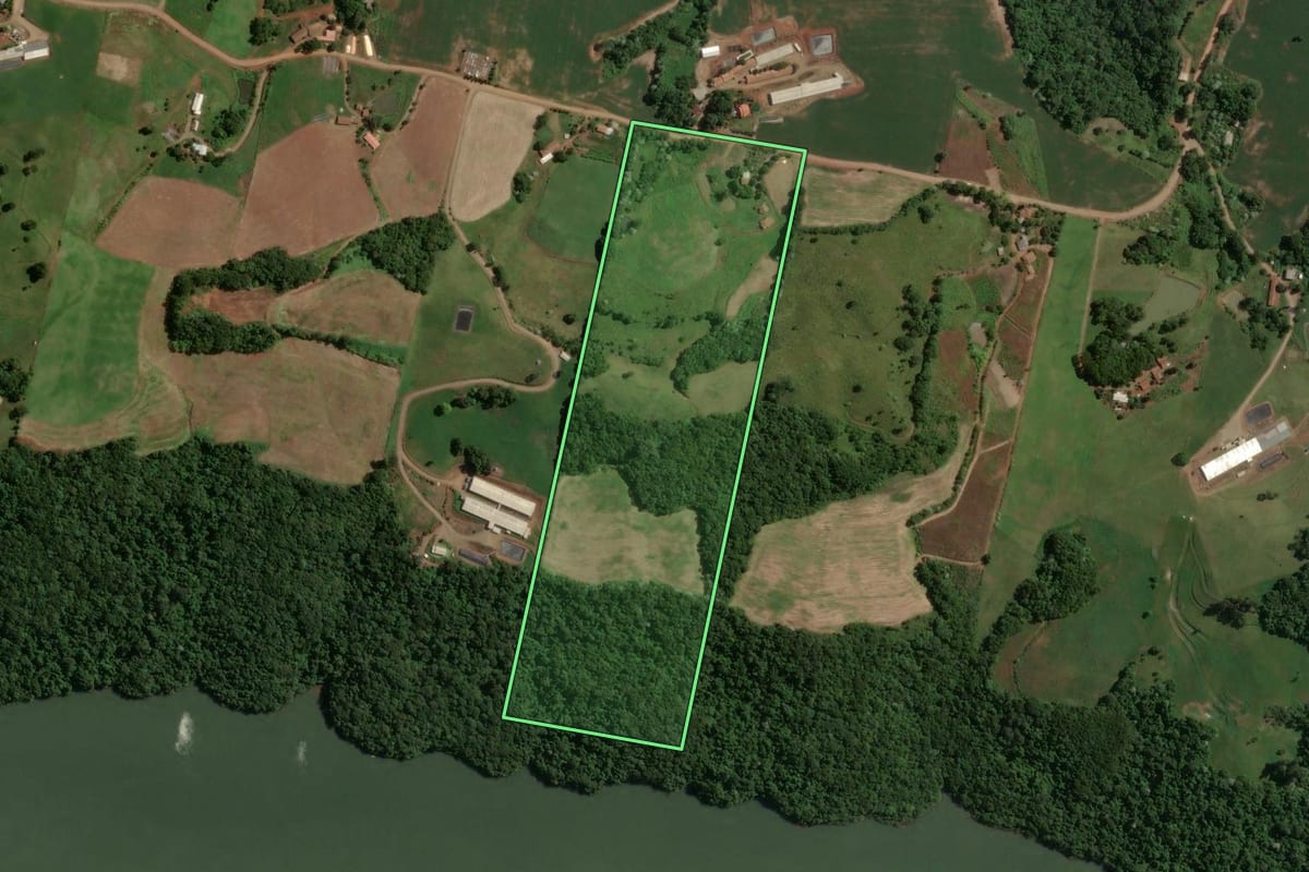Imagem de satélite do imóvel rural em Alto Bela Vista (SC), com o contorno declarado no CAR desenhado por cima.