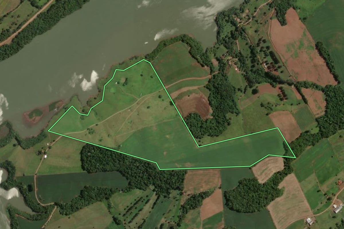 Imagem de satélite do imóvel rural em Alto Bela Vista (SC), com o contorno declarado no CAR desenhado por cima.