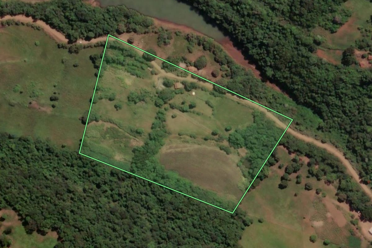 Imagem de satélite do imóvel rural em Alto Bela Vista (SC), com o contorno declarado no CAR desenhado por cima.
