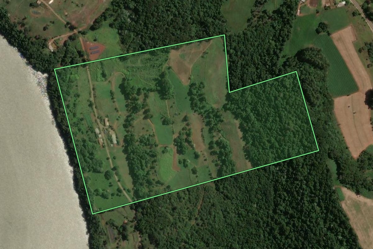 Imagem de satélite do imóvel rural em Alto Bela Vista (SC), com o contorno declarado no CAR desenhado por cima.