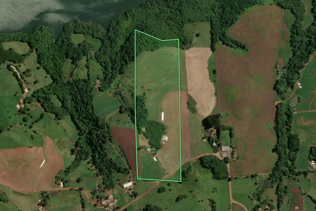 Imagem de satélite do imóvel rural em Alto Bela Vista (SC), com o contorno declarado no CAR desenhado por cima.