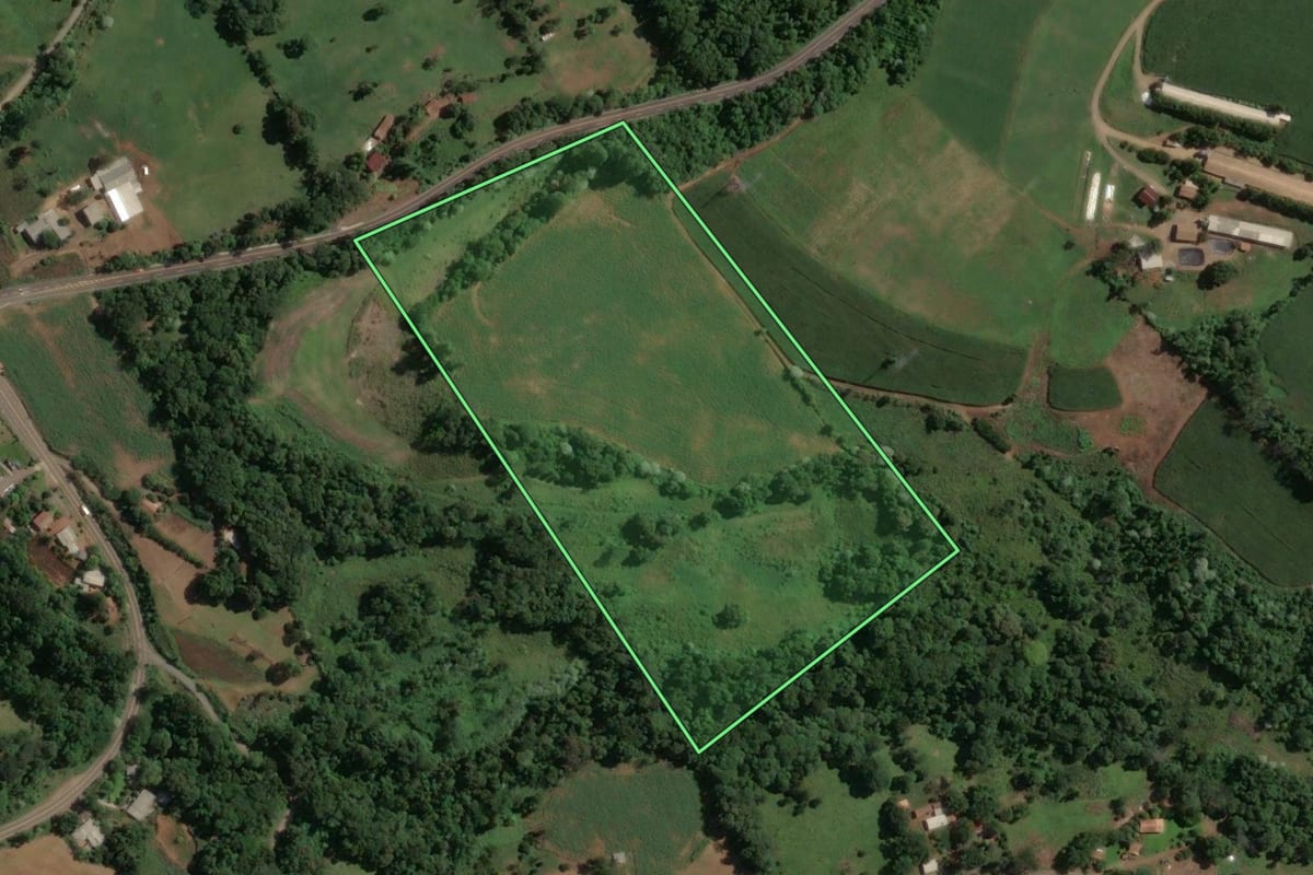 Imagem de satélite do imóvel rural em Alto Bela Vista (SC), com o contorno declarado no CAR desenhado por cima.