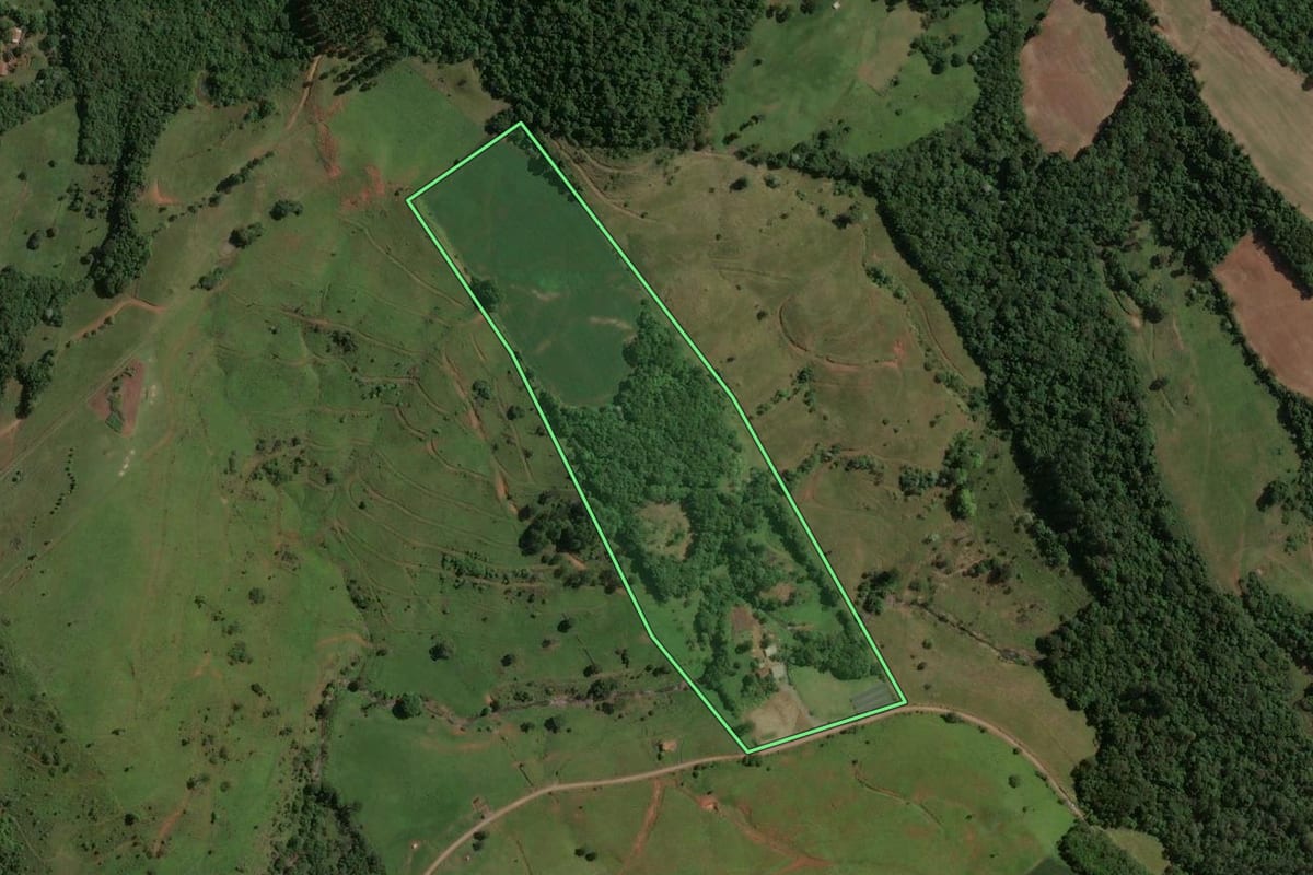 Imagem de satélite do imóvel rural em Alto Bela Vista (SC), com o contorno declarado no CAR desenhado por cima.