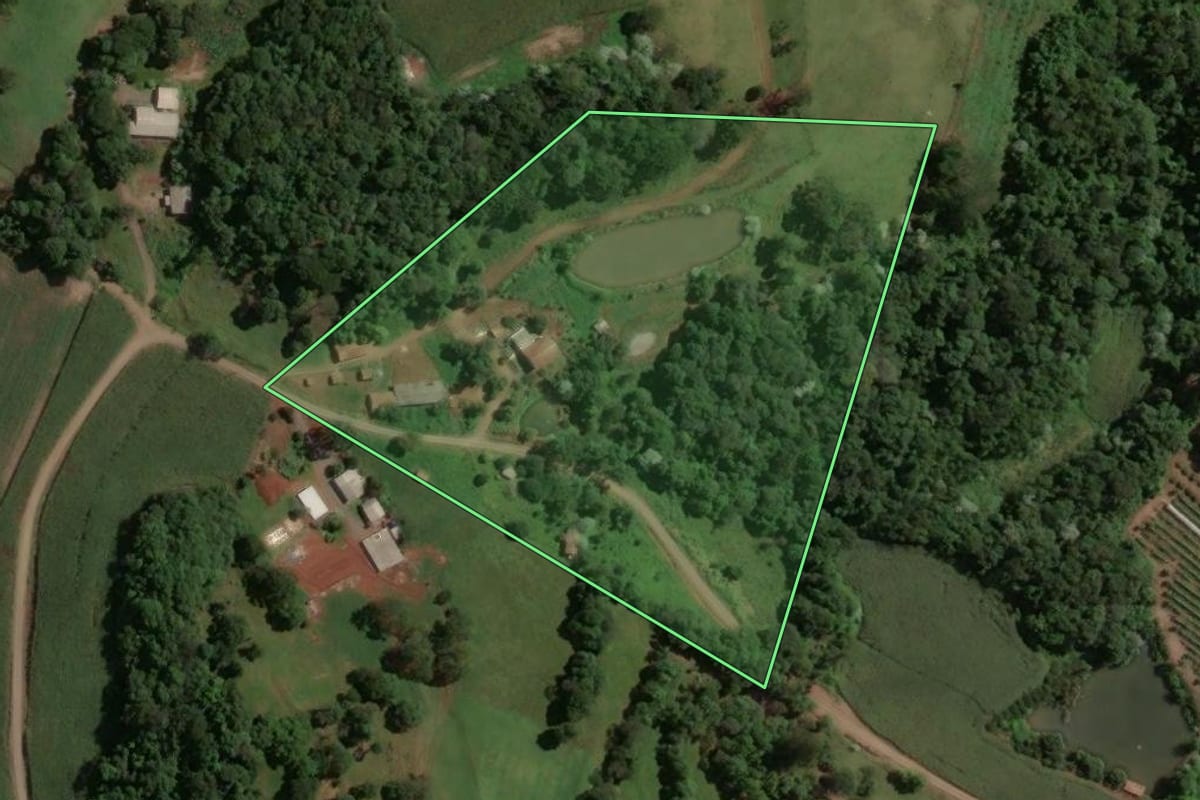 Imagem de satélite do imóvel rural em Alto Bela Vista (SC), com o contorno declarado no CAR desenhado por cima.