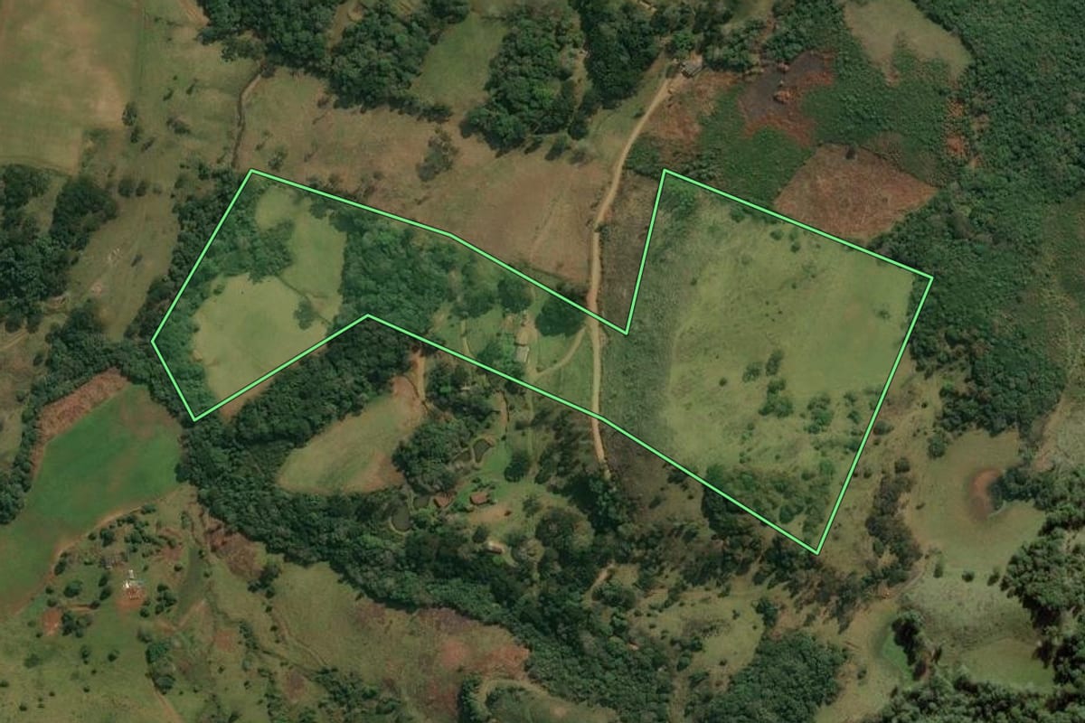 Imagem de satélite do imóvel rural em Anita Garibaldi (SC), com o contorno declarado no CAR desenhado por cima.